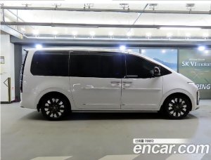 Hyundai Staria 4WD Lounge 7-Seater 2022 года из Южной Кореи