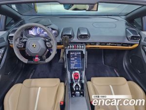 Lamborghini Huracan EVO 5.2 SPYDER 2020 года из Южной Кореи