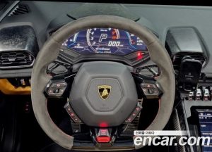Lamborghini Huracan EVO 5.2 SPYDER 2020 года из Южной Кореи