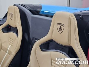 Lamborghini Huracan EVO 5.2 SPYDER 2020 года из Южной Кореи