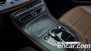 Mercedes-Benz E-Class E250 Avantgarde 2020 года из Южной Кореи