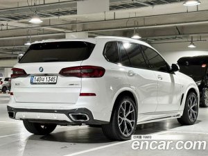 BMW X5 xDrive 40i M Sport 2021 года из Южной Кореи