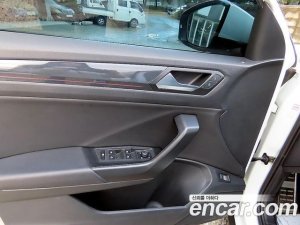Volkswagen T-Roc 2.0 TDI Prestige 2021 года из Южной Кореи