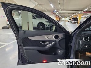 Mercedes-Benz C-Class C200 AMG Line 2021 года из Южной Кореи