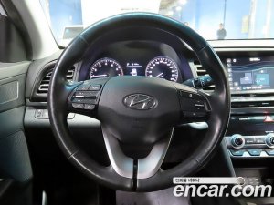 Hyundai AVANTE 1.6 2020 года из Южной Кореи