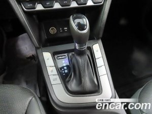 Hyundai AVANTE 1.6 2020 года из Южной Кореи