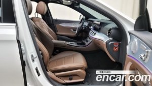 Mercedes-Benz E-Class E350 4MATIC Avantgarde 2021 года из Южной Кореи
