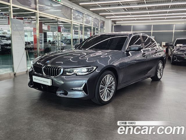 BMW 3-Series 330e Luxury 2021 года из Кореи