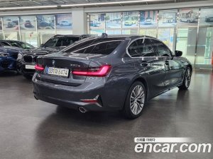 BMW 3-Series 330e Luxury 2021 года из Южной Кореи