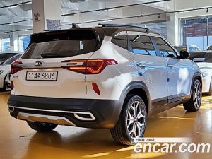 Kia Seltos Дизель 1.6 2WD 2021 года из Южной Кореи