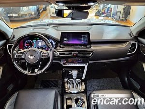Kia Seltos Дизель 1.6 2WD 2021 года из Южной Кореи