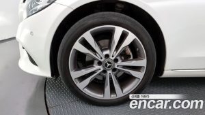 Mercedes-Benz C-Class C220 d 4MATIC 2021 года из Южной Кореи