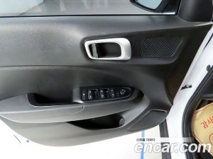 Hyundai Venue 1.6 Smart 2020 года из Южной Кореи