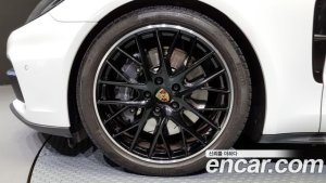 Porsche Panamera 2.9 AWD E-하이브리드 2020 года из Южной Кореи