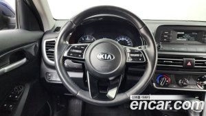 Kia Seltos Дизель 1.6 2WD 2022 года из Южной Кореи