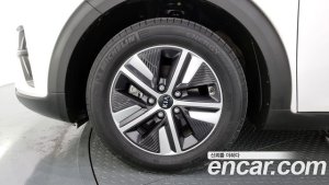 Kia Niro 1.6 HEV 2020 года из Южной Кореи