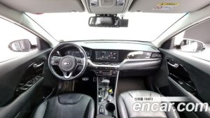 Kia Niro 1.6 HEV 2020 года из Южной Кореи