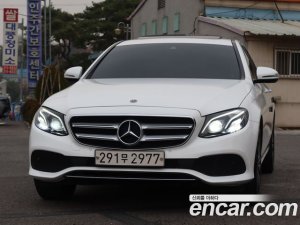 Mercedes-Benz E-Class E220d Avantgarde 2020 года из Южной Кореи