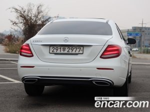 Mercedes-Benz E-Class E220d Avantgarde 2020 года из Южной Кореи