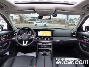 Mercedes-Benz E-Class E220d Avantgarde 2020 года из Южной Кореи