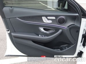 Mercedes-Benz E-Class E220d Avantgarde 2020 года из Южной Кореи