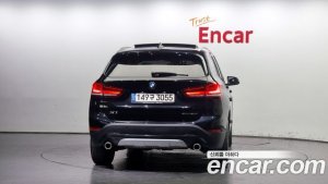 BMW X1 xDrive 20i xLine 2021 года из Южной Кореи