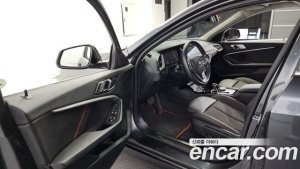 BMW 1-Series 118d Sport 2021 года из Южной Кореи