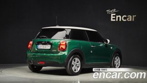 Mini Cooper DEFAULT 2021 года из Южной Кореи