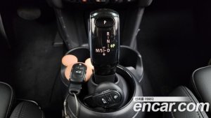 Mini Cooper DEFAULT 2021 года из Южной Кореи