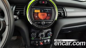Mini Cooper DEFAULT 2021 года из Южной Кореи
