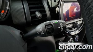Mini Cooper DEFAULT 2021 года из Южной Кореи