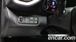 Hyundai Venue 1.6 Flux 2021 года из Южной Кореи