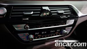 BMW 5-Series 520d Luxury Plus 2020 года из Южной Кореи
