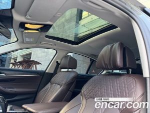 BMW 5-Series 530e Luxury 2021 года из Южной Кореи