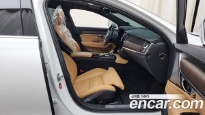 Volvo S90 T8 AWD Inscription 2021 года из Южной Кореи