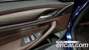 BMW 5-Series 523d xDrive Luxury 2021 года из Южной Кореи