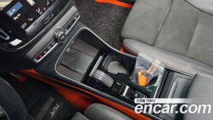 Volvo XC40 B4 R-디자인 2021 года из Южной Кореи