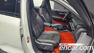 Volvo XC40 B4 R-디자인 2021 года из Южной Кореи