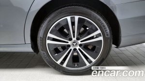 Mercedes-Benz E-Class E220d Avantgarde 2020 года из Южной Кореи
