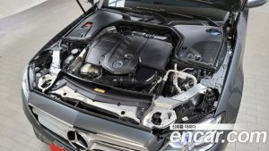 Mercedes-Benz E-Class E220d Avantgarde 2020 года из Южной Кореи