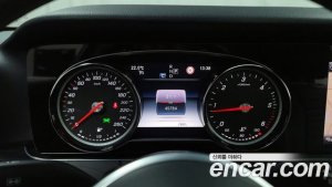 Mercedes-Benz E-Class E220d Avantgarde 2020 года из Южной Кореи