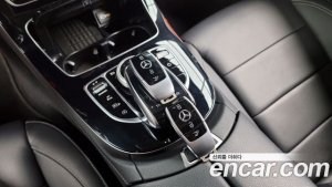 Mercedes-Benz E-Class E220d Avantgarde 2020 года из Южной Кореи