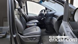 Hyundai Staria 4WD Lounge 7-Seater 2022 года из Южной Кореи