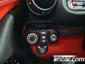 Ferrari 812 6.5 V12 2020 года из Южной Кореи