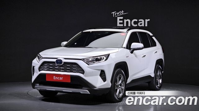 Toyota RAV4 2.5 4WD HYBRID 2021 года из Кореи