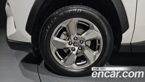 Toyota RAV4 2.5 4WD HYBRID 2021 года из Южной Кореи