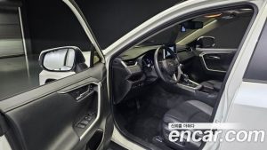 Toyota RAV4 2.5 4WD HYBRID 2021 года из Южной Кореи