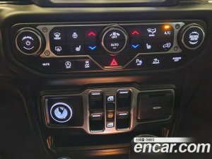 Jeep Wrangler 2.0 Overland 4Door 2021 года из Южной Кореи