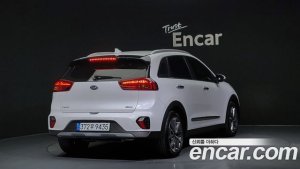 Kia Niro 1.6 HEV 2021 года из Южной Кореи