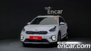 Kia Niro 1.6 HEV 2021 года из Южной Кореи
